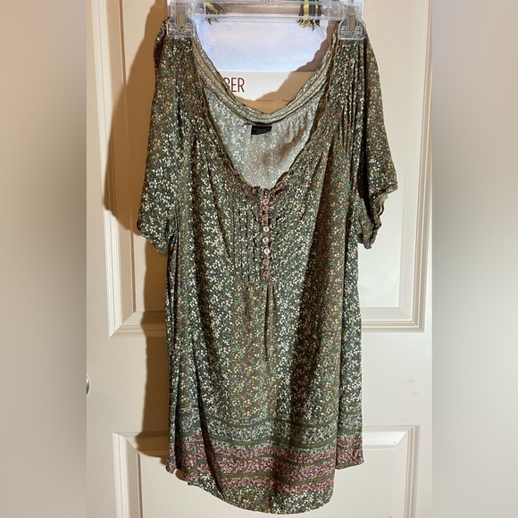 Faded glory sz-12/14, pheasant top- subtle colors, faux buttons, pleated bodice - Picture 11 of 16